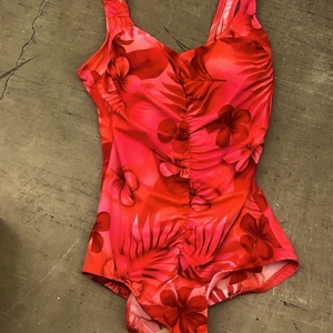 Maxine Hawaiian‎ print swimsuit